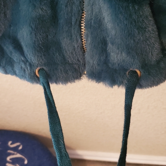 Two PINK Victoria Secret jackets - Picture 3 of 16